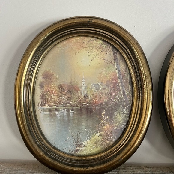 HomCo VTG Oval Gold framed scenic print set of 2 - Picture 2 of 7
